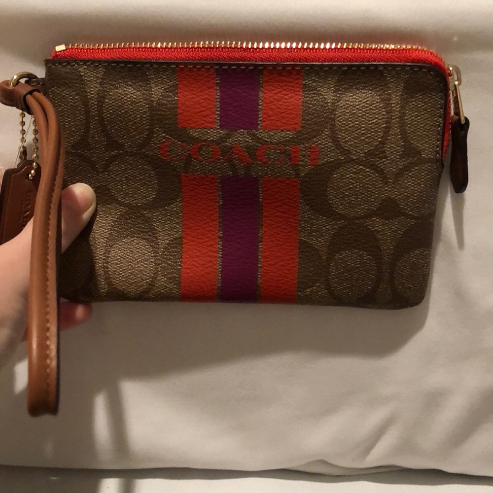 coach wristlet purse